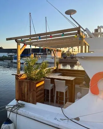 Exceptionnel Bateau Maison Reine Mathilde Ouistreham Buitenkant foto