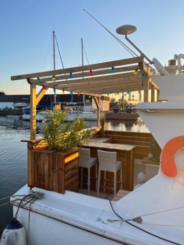 Exceptionnel Bateau Maison Reine Mathilde *